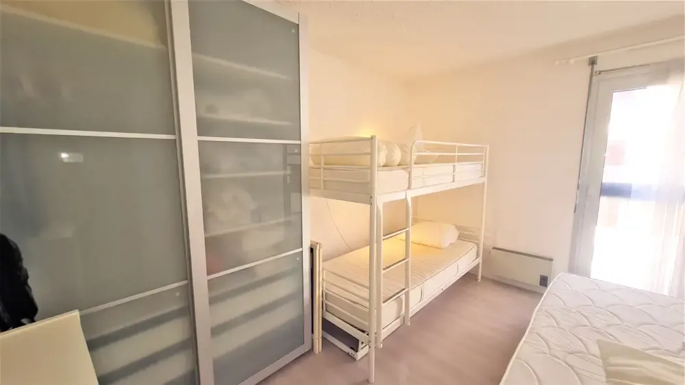 APPARTEMENT 2 PIECES A VENDRE 41m² + LOGGIA TERRASSE 7m²-  MARINA DU PORT DE BORMES LA FAVIERE