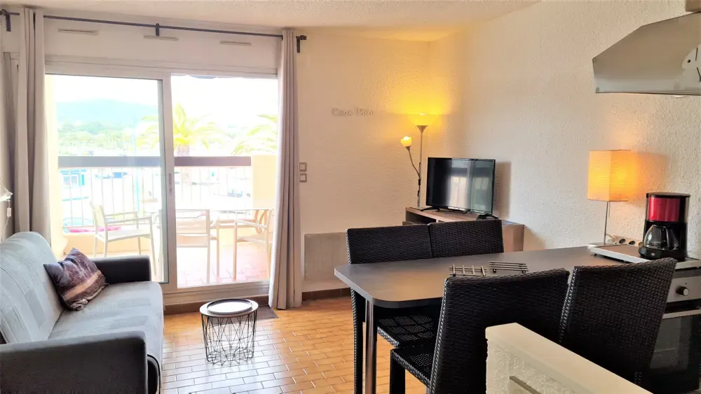 ESTIMATION APPARTEMENT 2 PIECES + CABINE 46m² - 2 TERRASSES 10m² et 7m² PORT DE BORMES LA FAVIERE