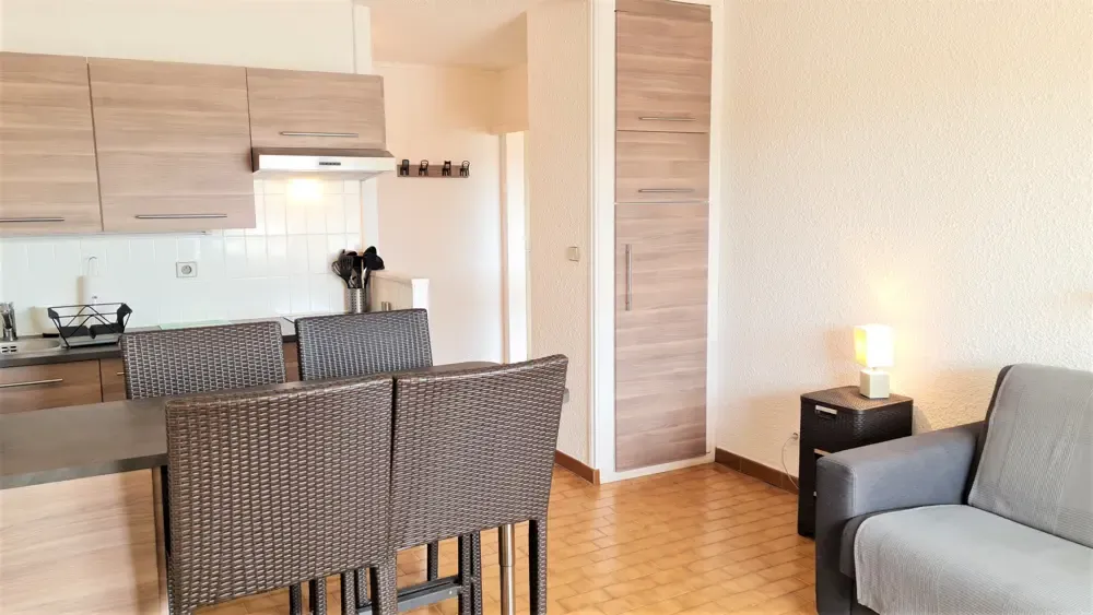ESTIMATION APPARTEMENT 2 PIECES + CABINE 46m² - 2 TERRASSES 10m² et 7m² PORT DE BORMES LA FAVIERE