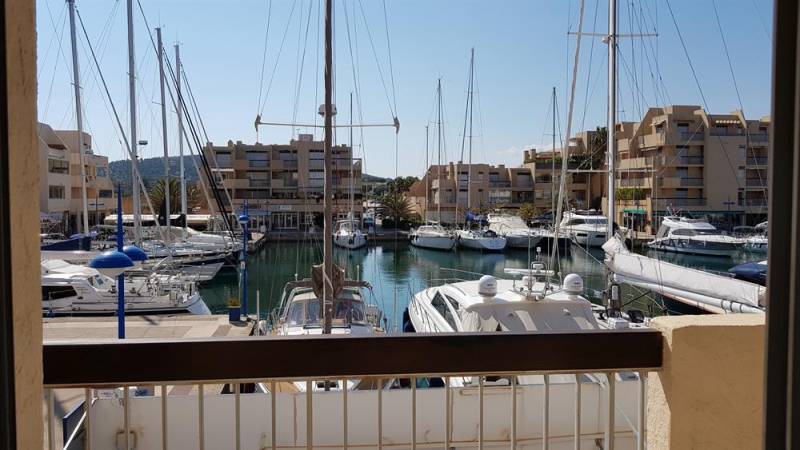 ESTIMEZ UN APPARTEMENT 3 PIECES 75m² et TERRASSES 40m² - MARINA DU PORT DE BORMES.