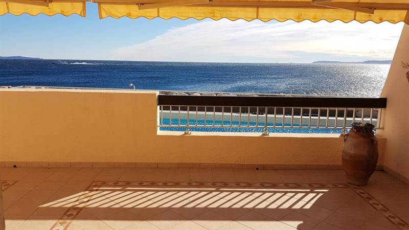 ESTIMATION D' APPARTEMENT 3 PIECES 70m² - 3 TERRASSES - PARKING - MARINA DU PORT DE BORMES LA FAVIERE..