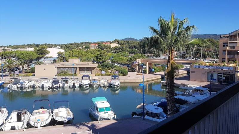 AGENCE POUR ESTIMER PRIX VENTE STUDIO CABINE PORT DE BORMES LA FAVIERE