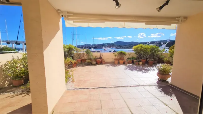 Estimer un appartement sur le Port de Bormes par l'agence ISTA SUD située sur le quai d'Honneur