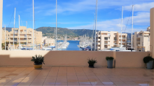 APPARTEMENT 2/3 PIECES 52m² + LOGGIA et TERRASSE 62m² - PARKING - PORT BORMES LA FAVIERE.